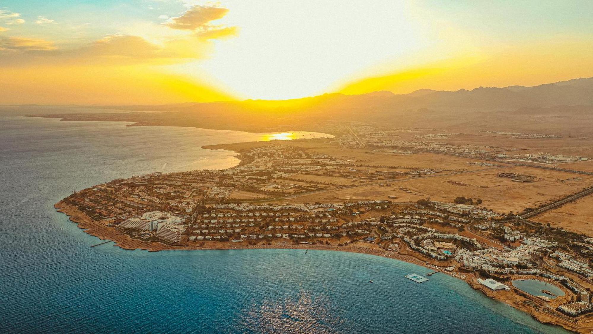 Domina Coral Bay Resort, Diving , Spa & Casino ชาร์มเอลชีค ภายนอก รูปภาพ Aerial view of Eilat